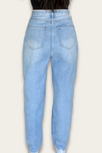 Load image into Gallery viewer, LOS ANGELES DENIM MOM JEANS
